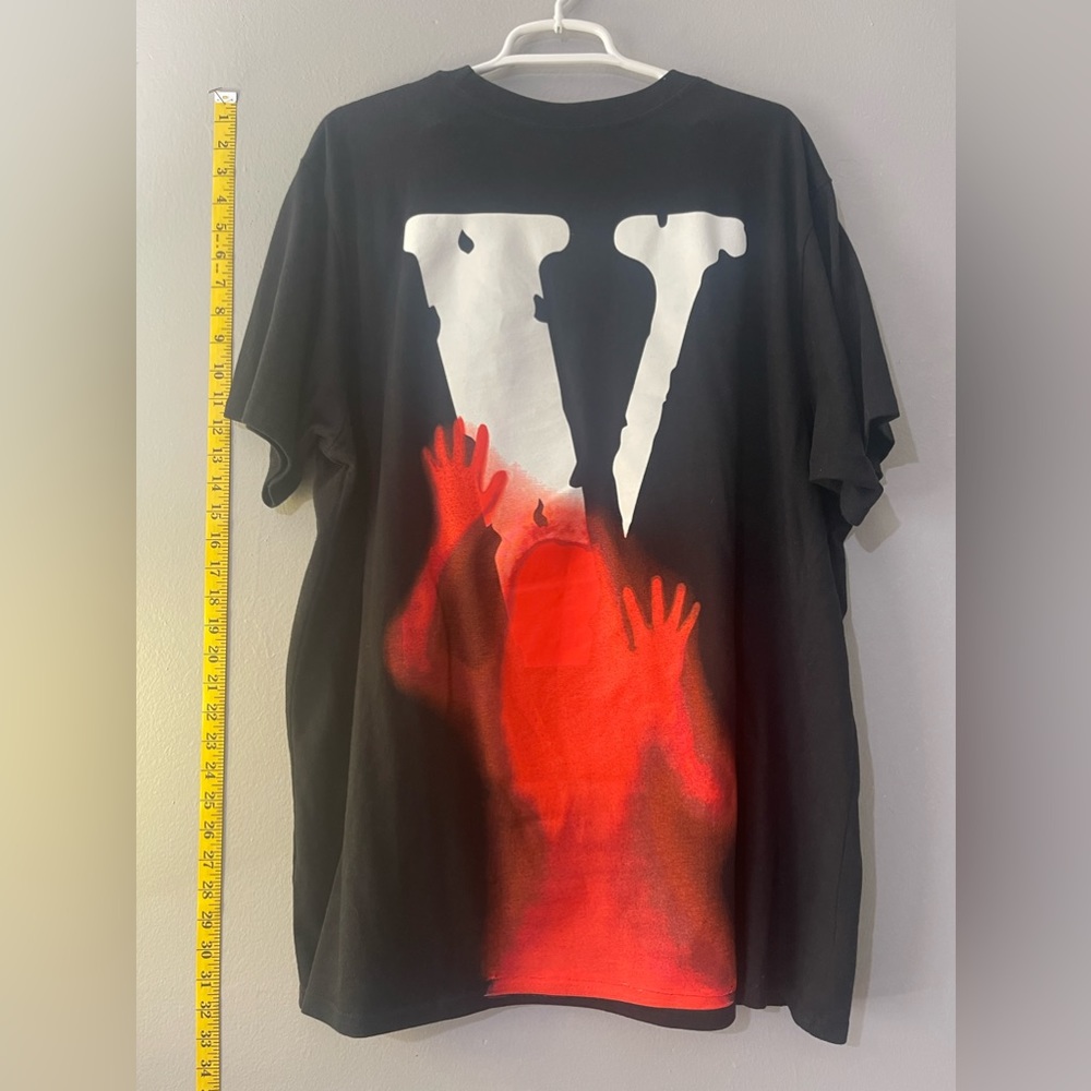 VLONE -FRIENDS SCREAM TEE